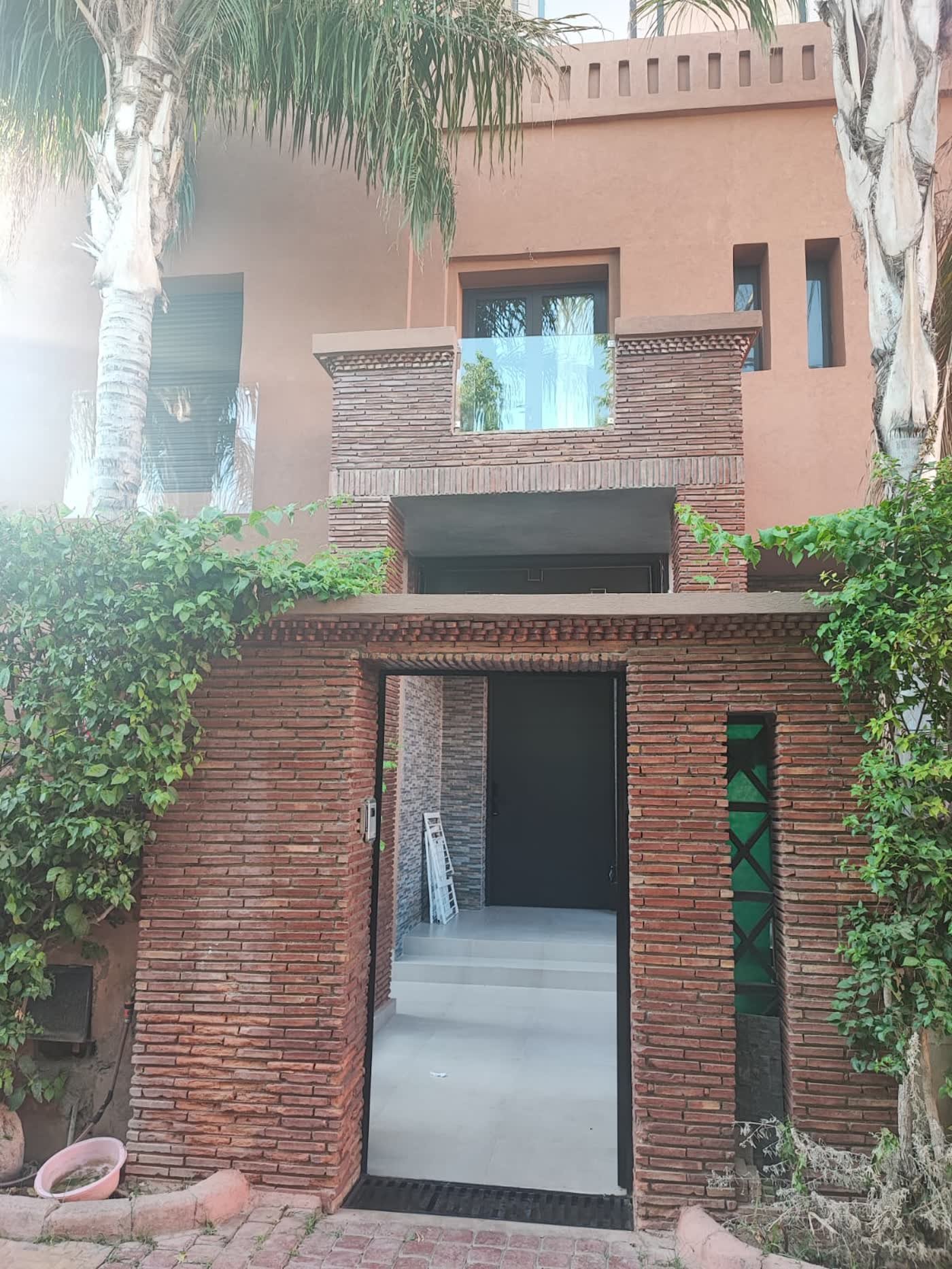 The Façade